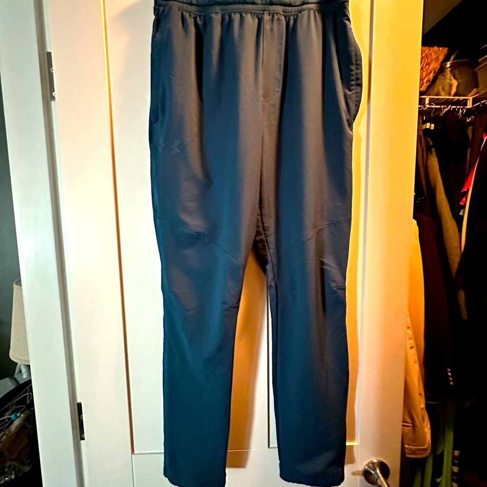 Like new pair of under armour workout pants